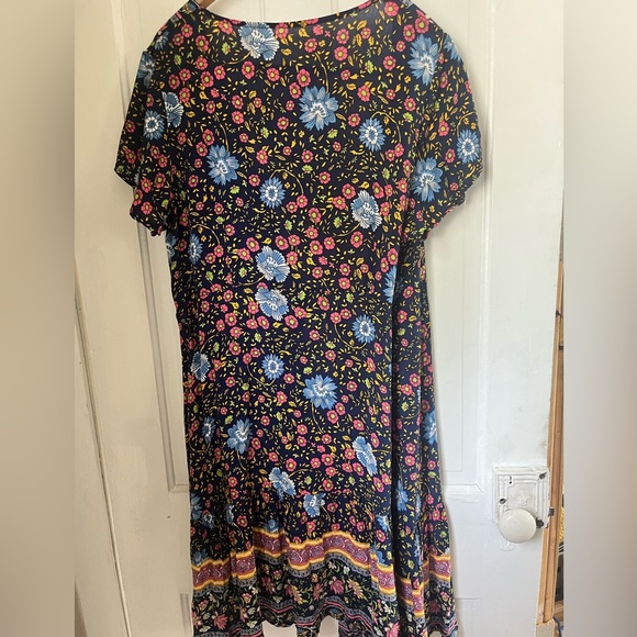 Cupshe Wrap dress, vneck with ruffled bottom - Picture 3 of 6